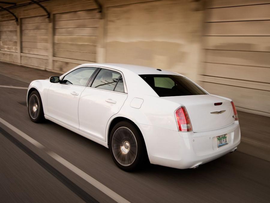  Chrysler 300C S 2011 года  (фото 8 из 10)